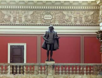 Shakespeare statue at the U.S. Library of Congress LIBRARY OF CONGRESS WEBSITE